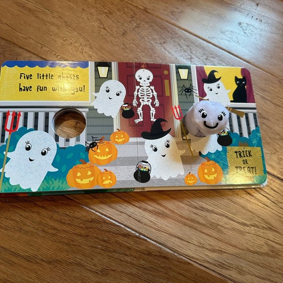 TWO Finger Puppet Books Five Little Ghosts by Lily & Daddy & Me Lion Board Books - Picture 4 of 5